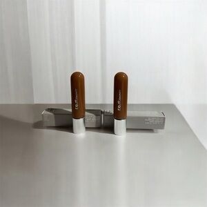 r.e.m.beauty on your collar plumping lip in color away message